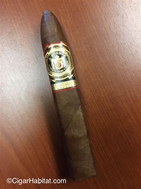 Cigar Review: Arturo Fuente Eye of the Shark - Cigar Habitat