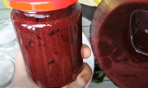 Черная смородина без варки — рецепт с сахаром на зиму
