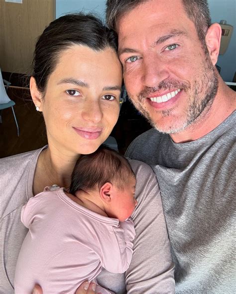 'Bachelor' host Jesse Palmer welcomes baby with wife Emely