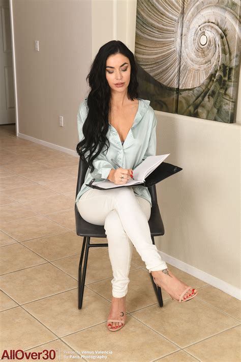 Venus Valencia's feet