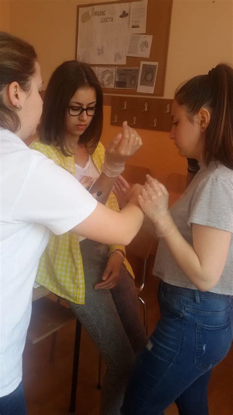Учениците ни се готвят за състезание на БЧМК | 44. СУ "Неофит Бозвели"