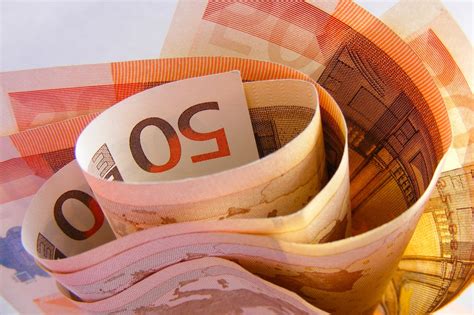 Cash : combien d'argent peut-on déposer sur un compte sans justificatif