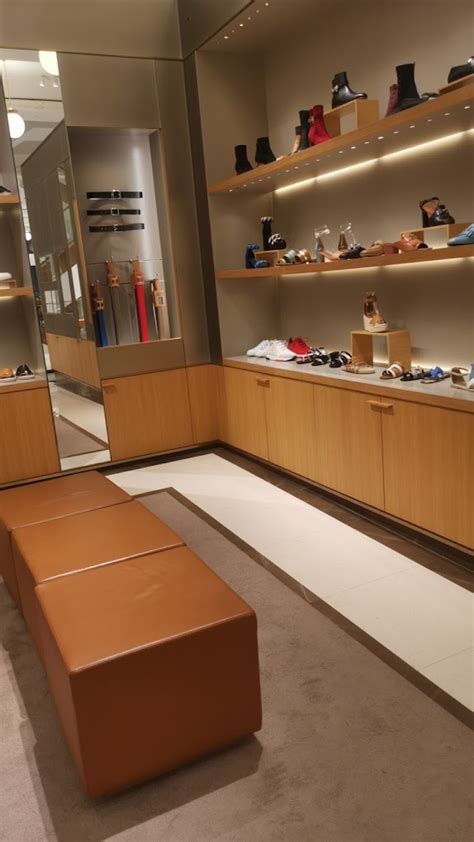 Hermès Shops In London: Where Luxury Meets Timeless Style - London ...