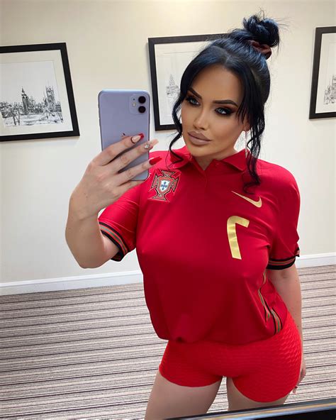 TW Pornstars - Emma Green. Twitter. Boa sorte!! #Portugal ⚽️. 7:02 PM