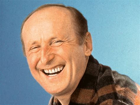 Bourvil, la gentillesse incarnée - générations, Magazine intergénérationnel