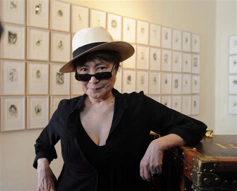 Yoko Ono, sinónimo de vanguardia y pacifismo, cumple 90 años