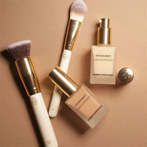 SAMER KHOUZAMI Cosmetics | Makeup spray, It cosmetics concealer, Makeup kit