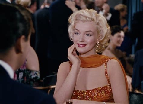 10 nữ minh tinh huyền thoại Hollywood và những tuyệt chiêu làm đẹp đơn ...