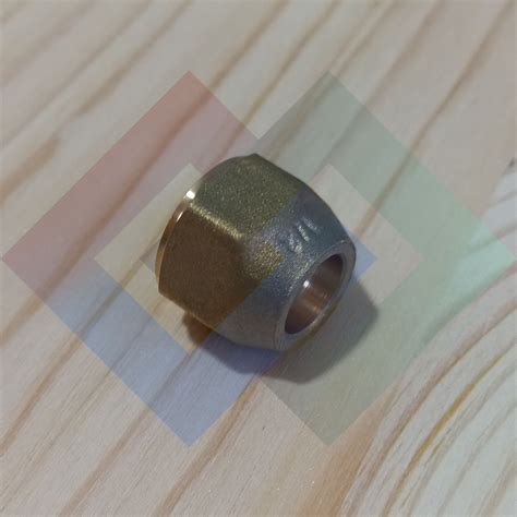 Купить Гайка накидная 1/2 + gaika1/2 по лучшей цене | sparekits.com