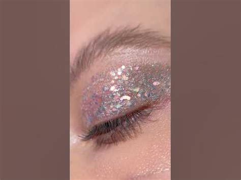 тебя нравятся супер блестящие макияжи? #macromakeup #macro - YouTube