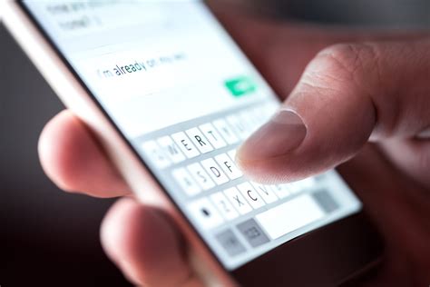 5 Tips For Text Message Etiquette With Clients