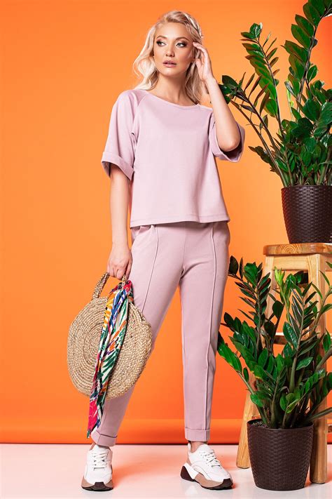 Пудровый костюм (кофта и брюки). CHICWEAR