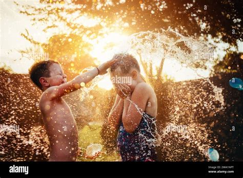 Smashing water balloon hi-res stock photography and images - Alamy