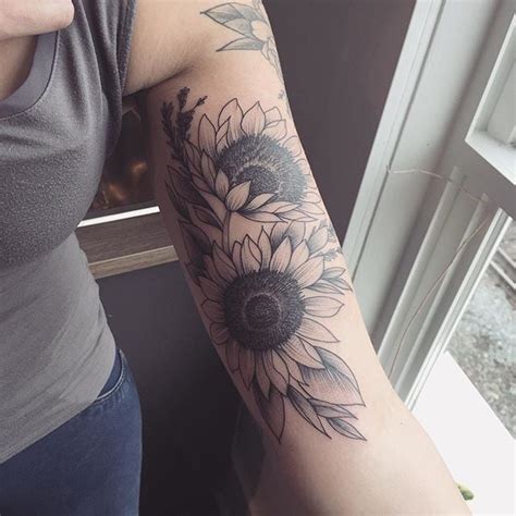Che significato hanno i tatuaggi che raffigurano i girasoli?