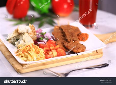 16 Beef Suya Salad Images, Stock Photos & Vectors | Shutterstock