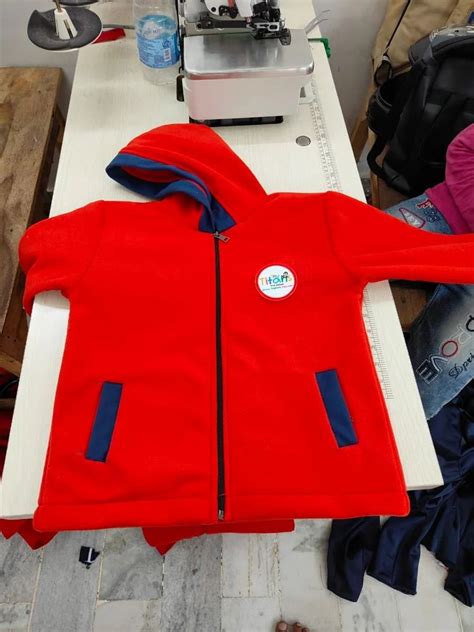 Kids School Hooded Jacket, Size: Small at ₹ 300/piece in Kanpur | ID ...