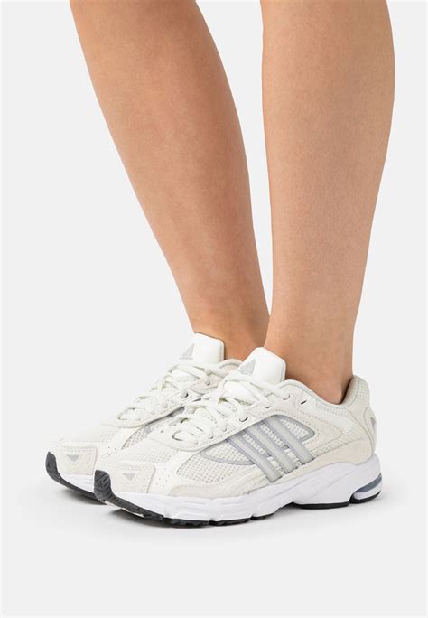 adidas Originals RESPONSE CL - Sneaker low - white tint/silver metallic ...