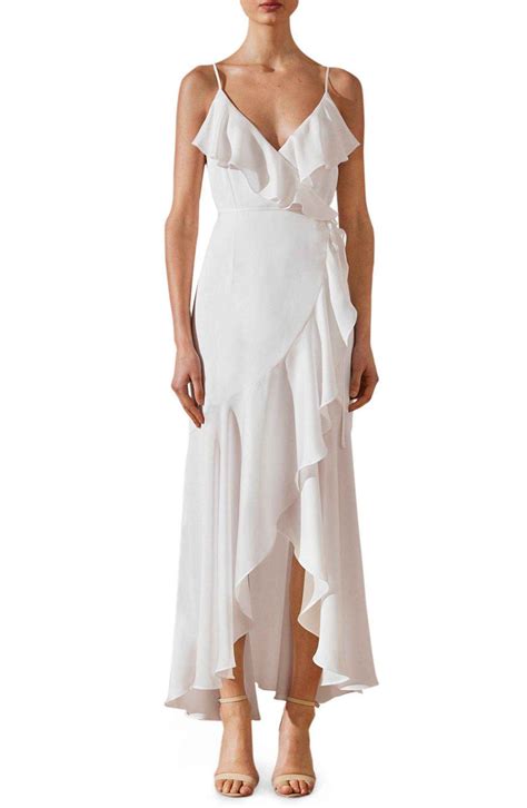 Get Glam On a Budget: 10 Affordable Glamorous Dress Styles