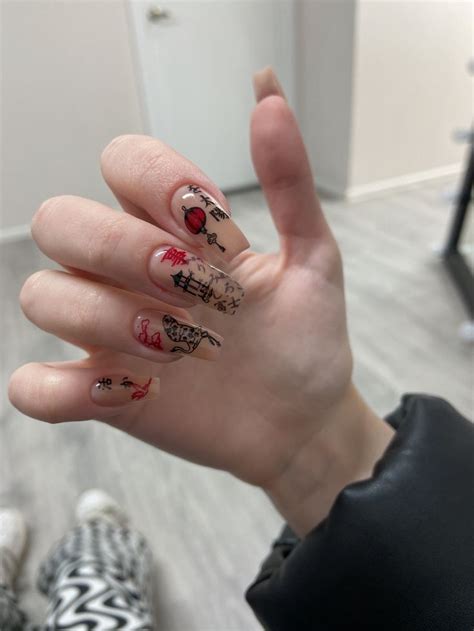 японский маникюр с иероглифами | Manicure inspiration, Nail designs ...