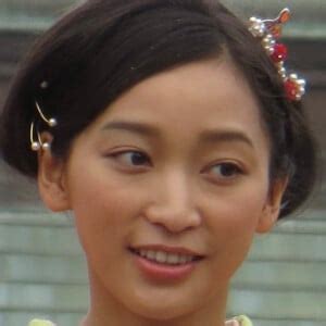 anne watanabe age bio family famous birthdays