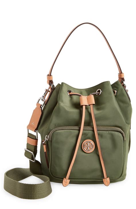 Tory Burch Virginia Recycled Nylon Bucket Bag in Green | Lyst