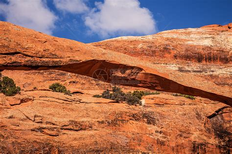 国家公园Moab Utah穆阿布乌塔恶魔台面花园石头岩石环境崎岖橙子地质学土地高清图片下载-正版图片321690325-摄图网