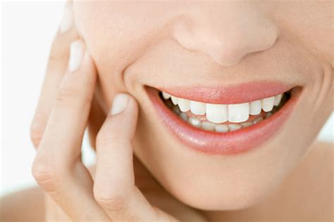 Как отбелить зубы: выбираем подходящий метод | theGirl