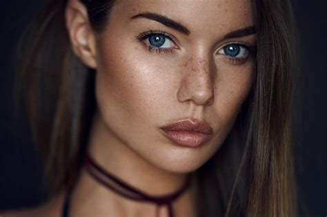 100 комплиментов для девушки или женщины на свидании
