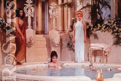 Bật mí bí quyết “trẻ mãi không già” của Nữ hoàng quyền lực Cleopatra ...