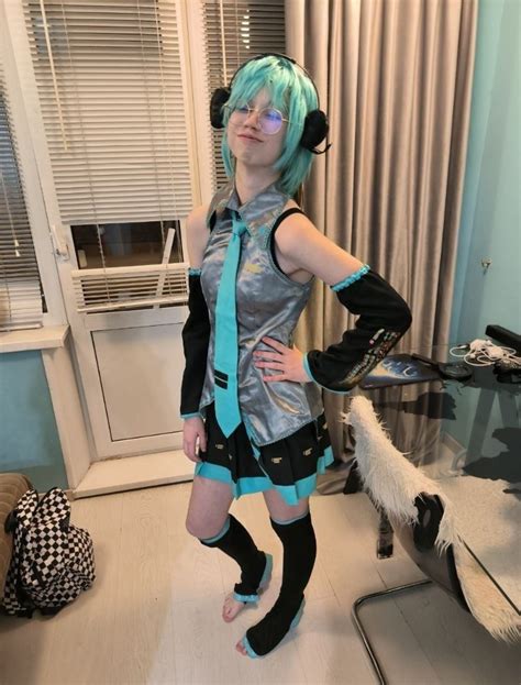 Создать мем "мику косплей, хатсуне мику косплей мужик, hatsune miku ...