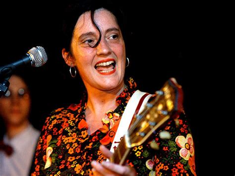 Holly Golightly: Pferde, Liebe, Hass und fucking NME – laut.de – Interview
