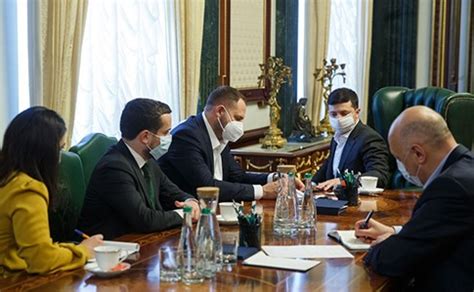 Новини 21 квітня: продовження карантину, звільнення у Зеленського ...