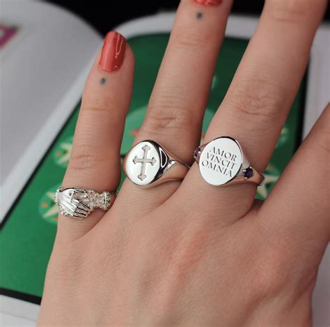 "Amor Vincit Omnia" - Love Conquers All | Signet Ring with Custom