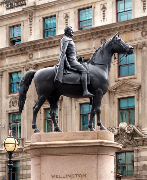 A Tour of London's Most Iconic Statues | Culture | SPHERE Magazine