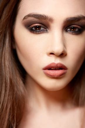Коричневий «smoky eyes»: покрокове керівництво по створенню макіяжу ...