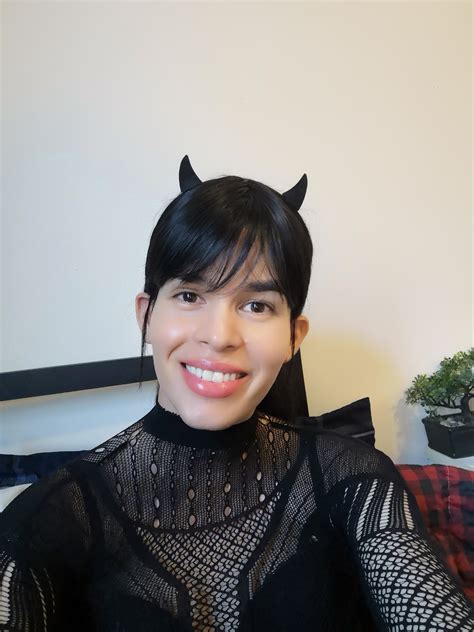 [SELLING] 🌸Beautiful trans girl🌸Sexting🌸Videocall🌸Dick Ratings 🌸Snpchat