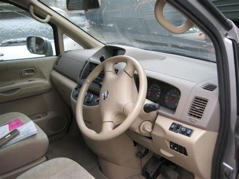 All About Cars: Nissan Serena