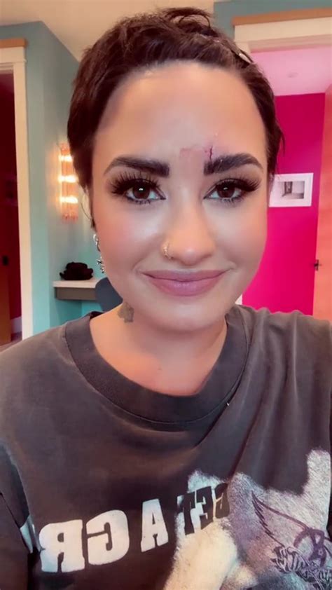 Demi Lovato Without Makeup Before And After 2022