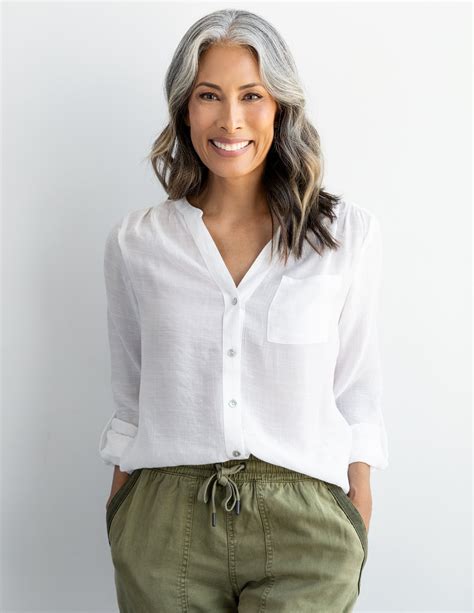 Meet Nina Cash, a Sports Illustrated rookie model at 57: the retired