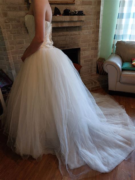 Vera Wang White, VW351007 Wedding Dress Save 70% - Stillwhite