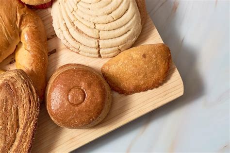 Premium Photo | Traditional mexican sweet bread mexican pastry