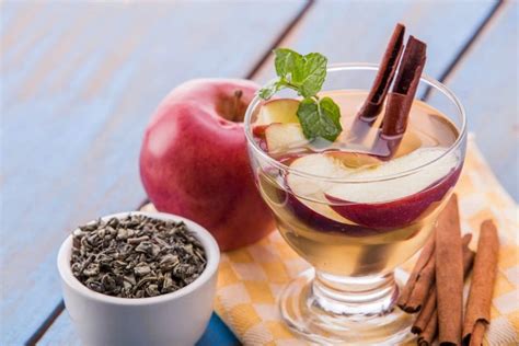 Hướng dẫn pha trà táo quế mật ong thơm ngon nhất - Quế Rừng Xanh - Dược ...