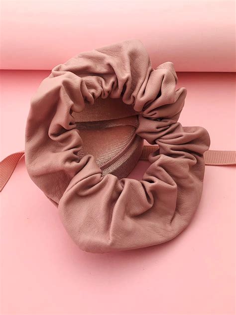 Gumka różowa z ekoskóry - Coralove