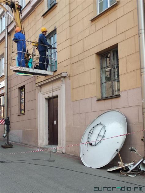 В центре Минска с жилых домов срезают спутниковые «тарелки» - Новости ...