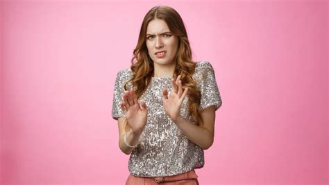 Cringe là gì? Tại sao Cringe lại trở nên phổ biến hiện nay