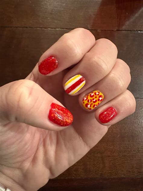 KC Chiefs Nails 🏈 | Football nails, Football nail designs, Luv nails