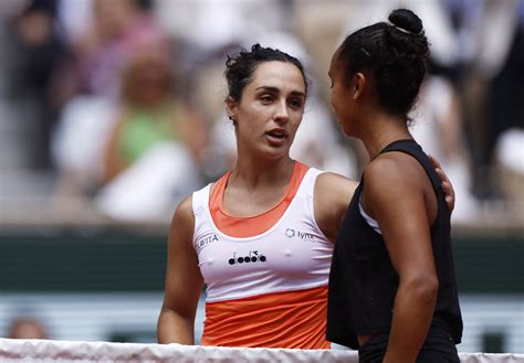 Italy's Trevisan beats Fernandez to reach French Open semis | Reuters