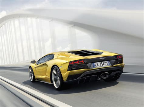 Lamborghini unveils upgraded Aventador S supercar - Business Insider