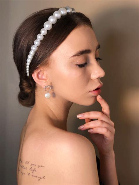 Свадебная прическа | Pearl hair piece, Pearl hair piece wedding, Pearl ...