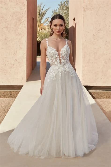 blooming beauties floral inspired wedding dresses  spring